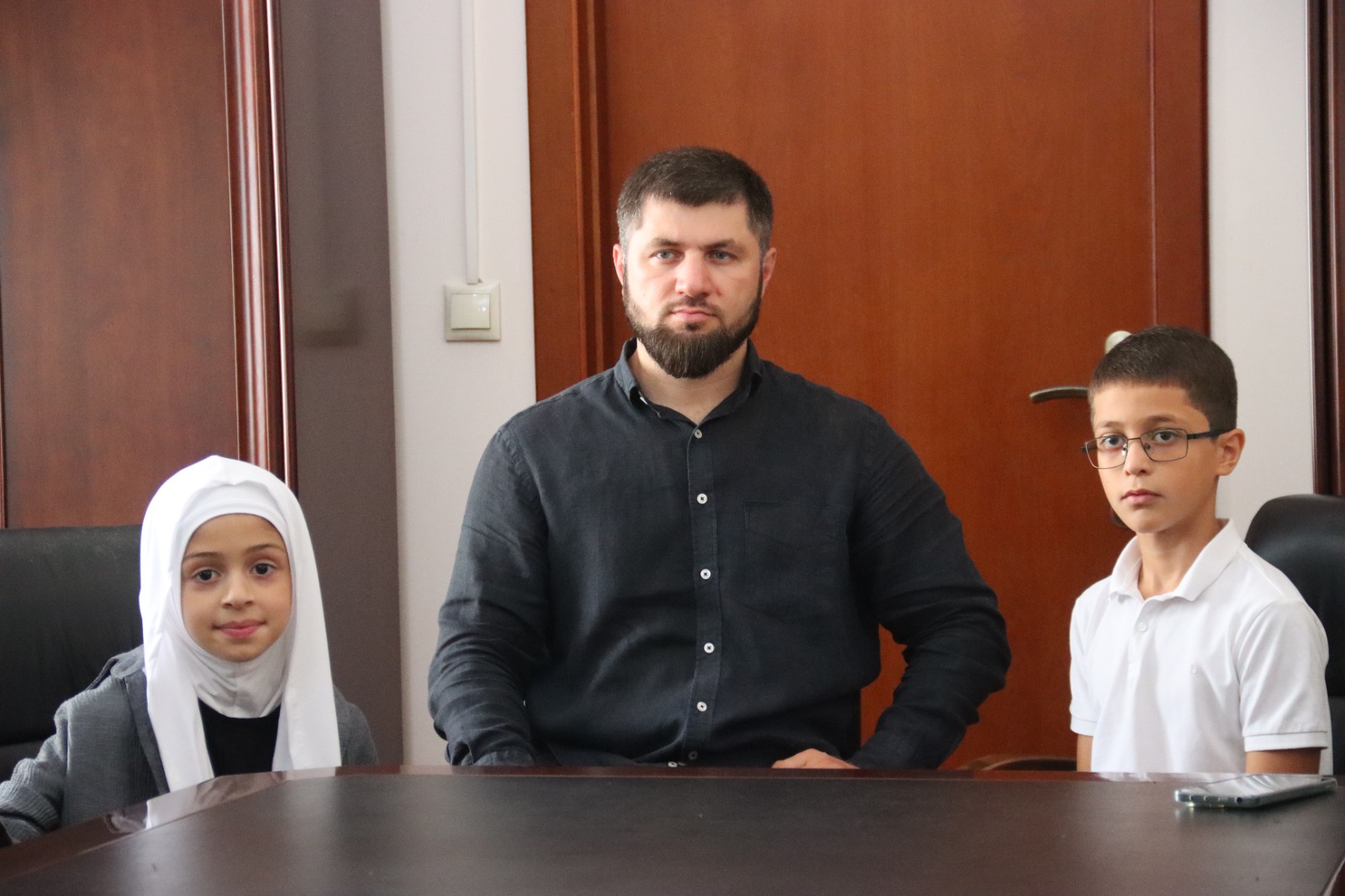 Энрик Муслимов вручил награды победителям летних курсов при Центральной Джума-мечети г. Махачкалы